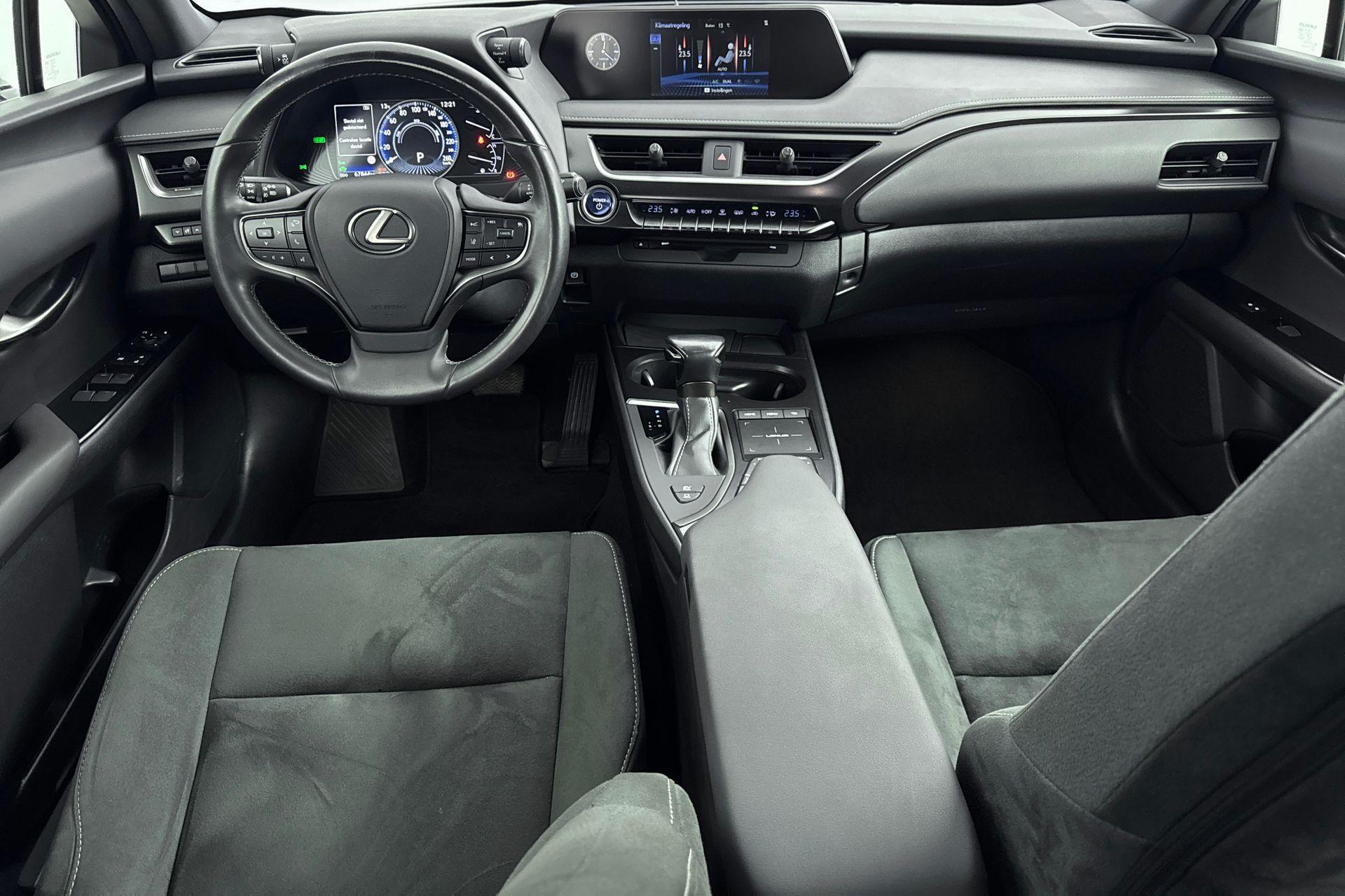 Lexus UX