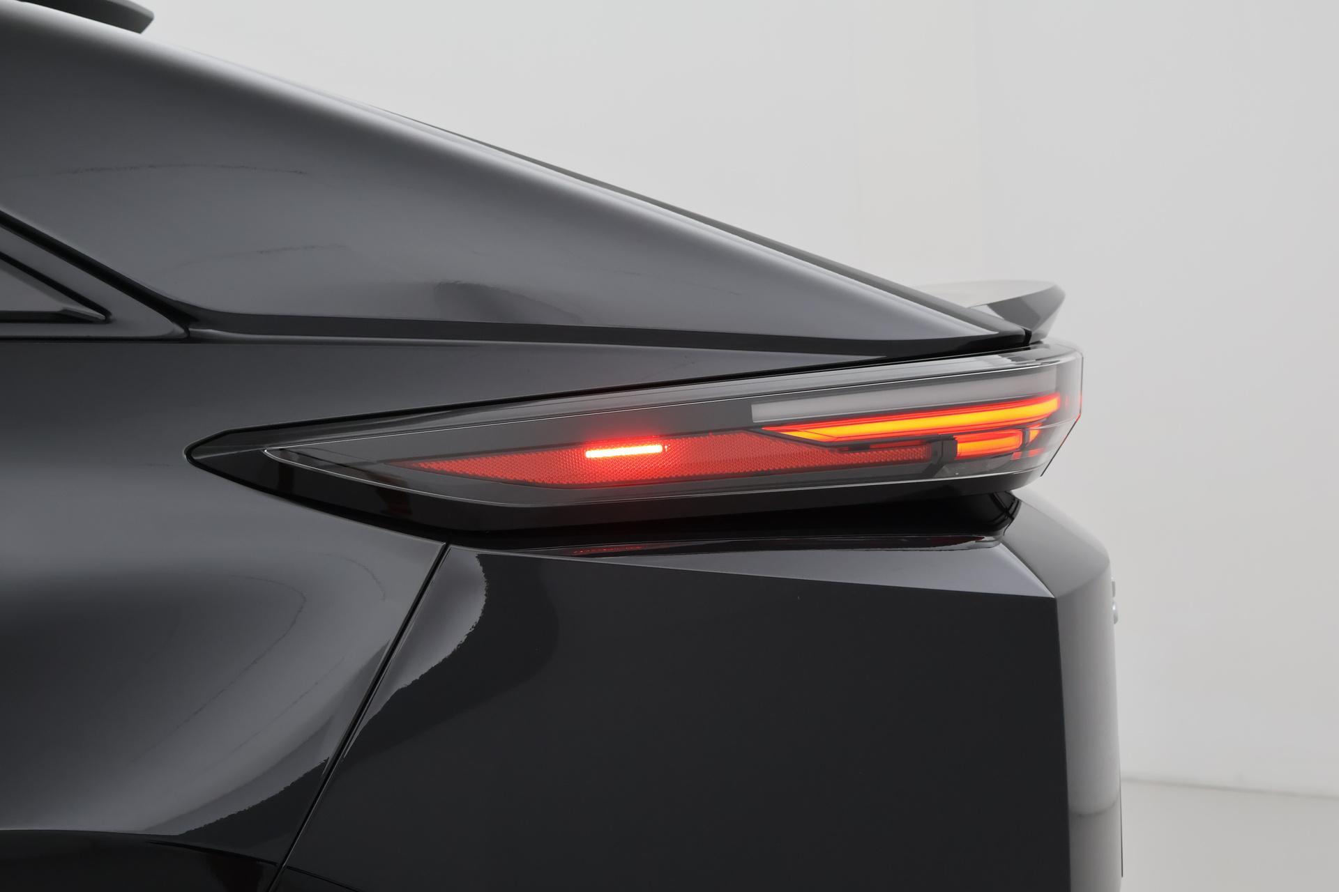 Toyota C-HR+