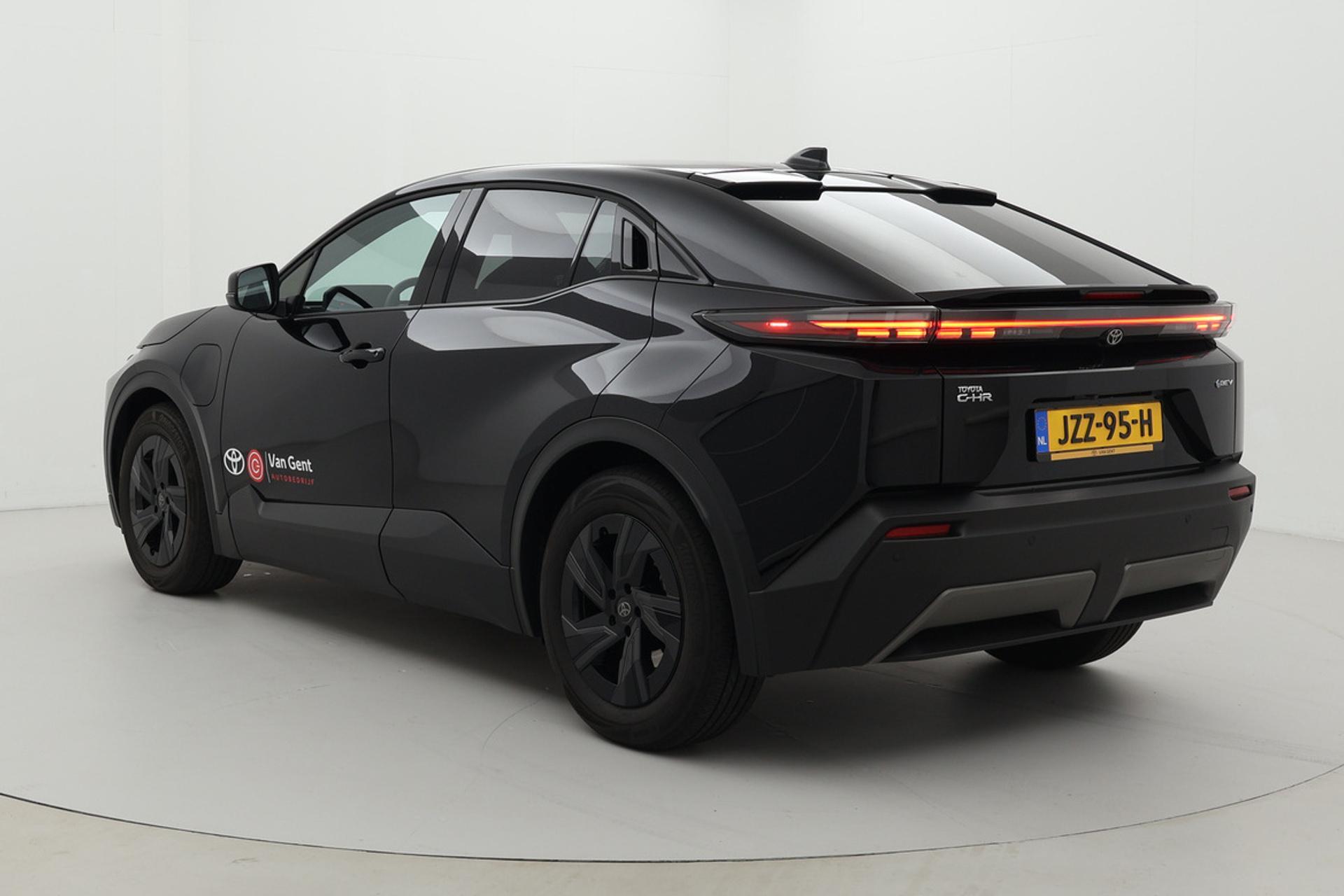 Toyota C-HR+