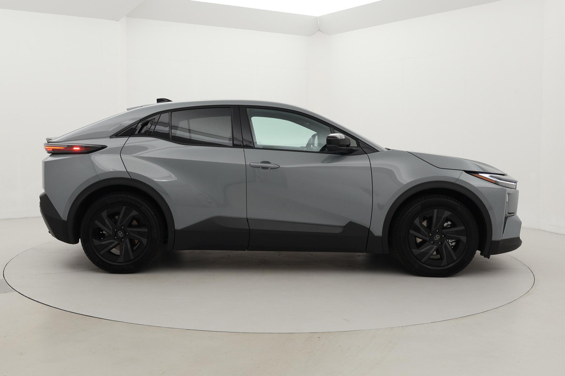Toyota C-HR+