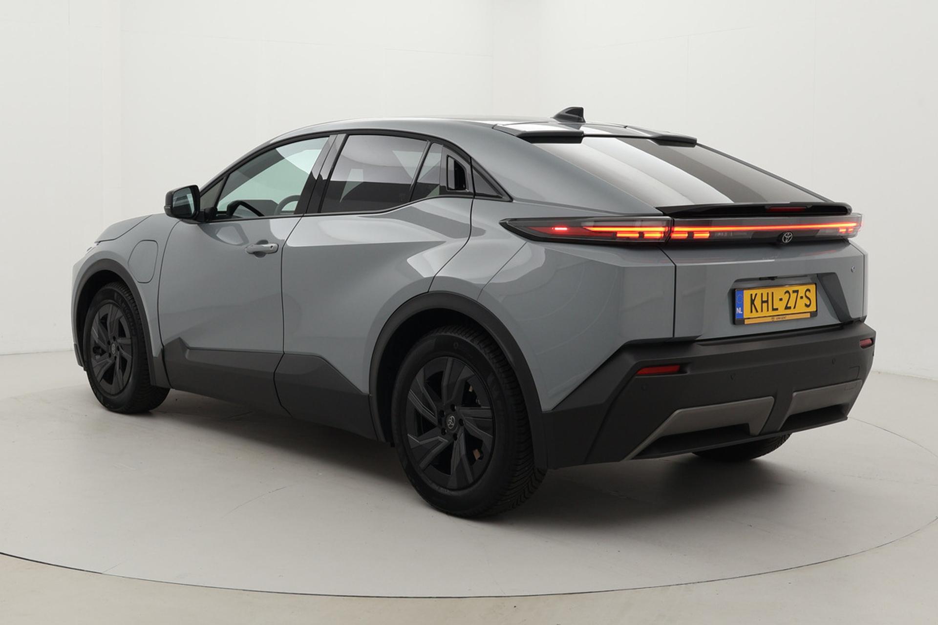 Toyota C-HR+