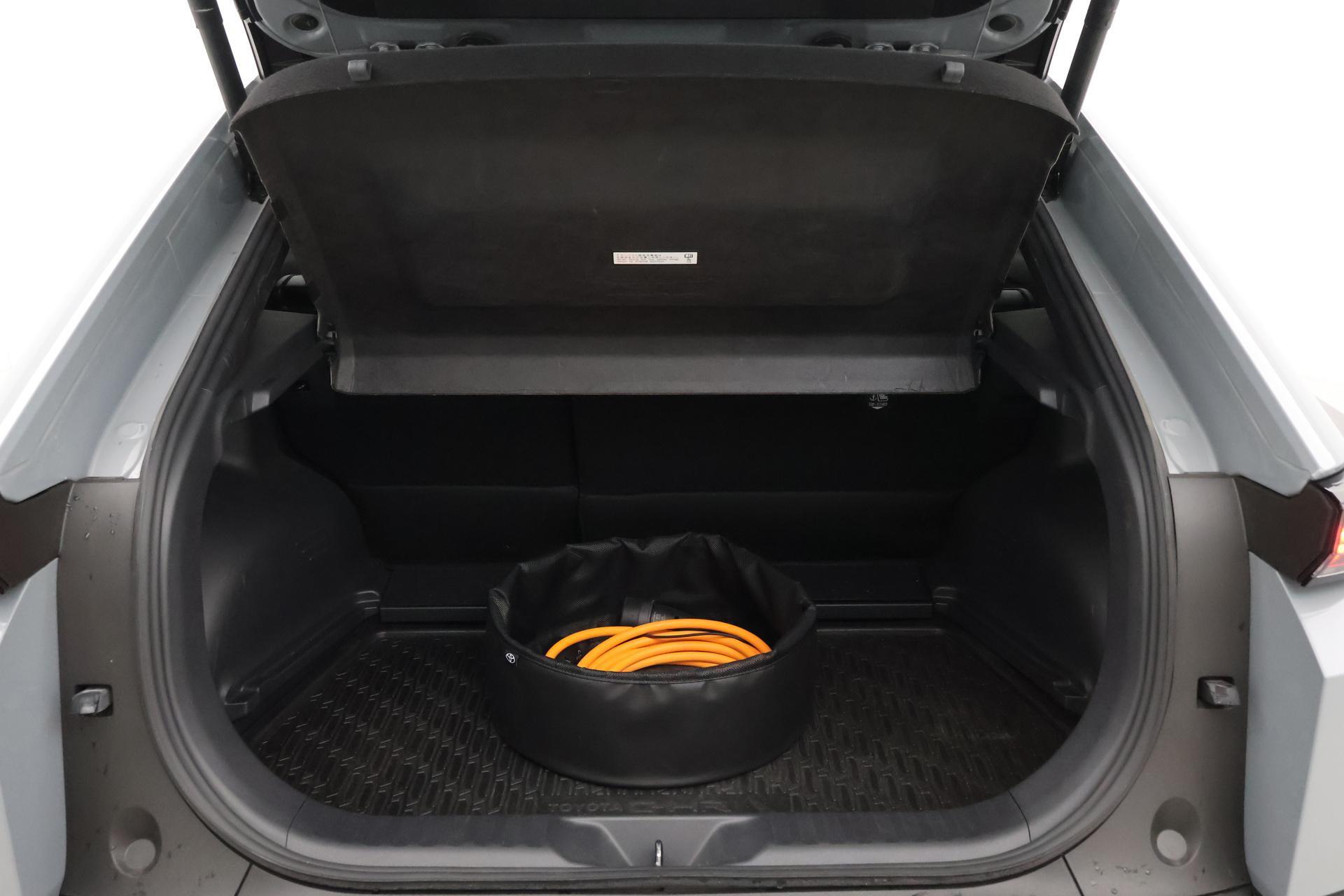 Toyota C-HR+