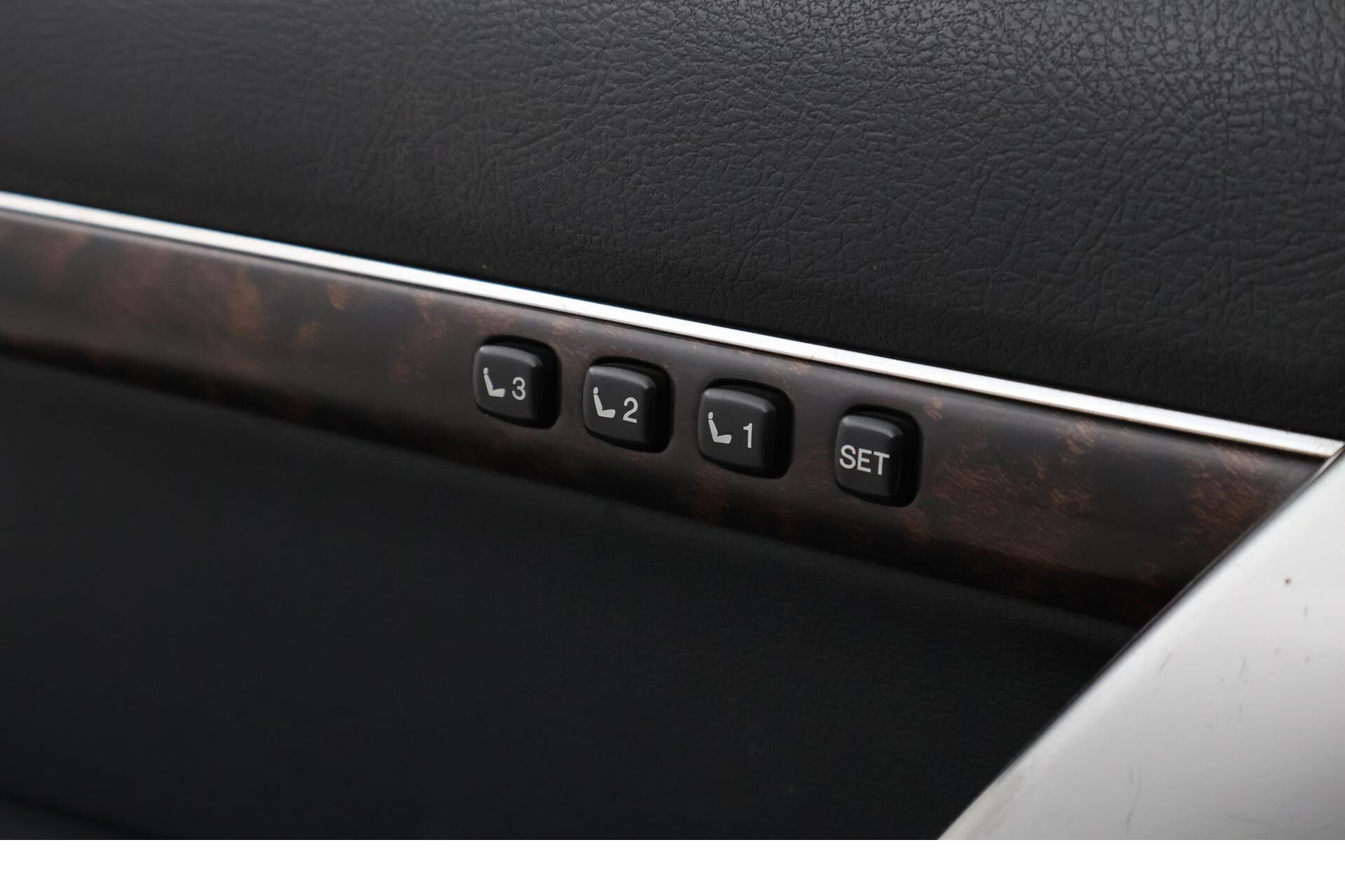 Toyota Land Cruiser V8