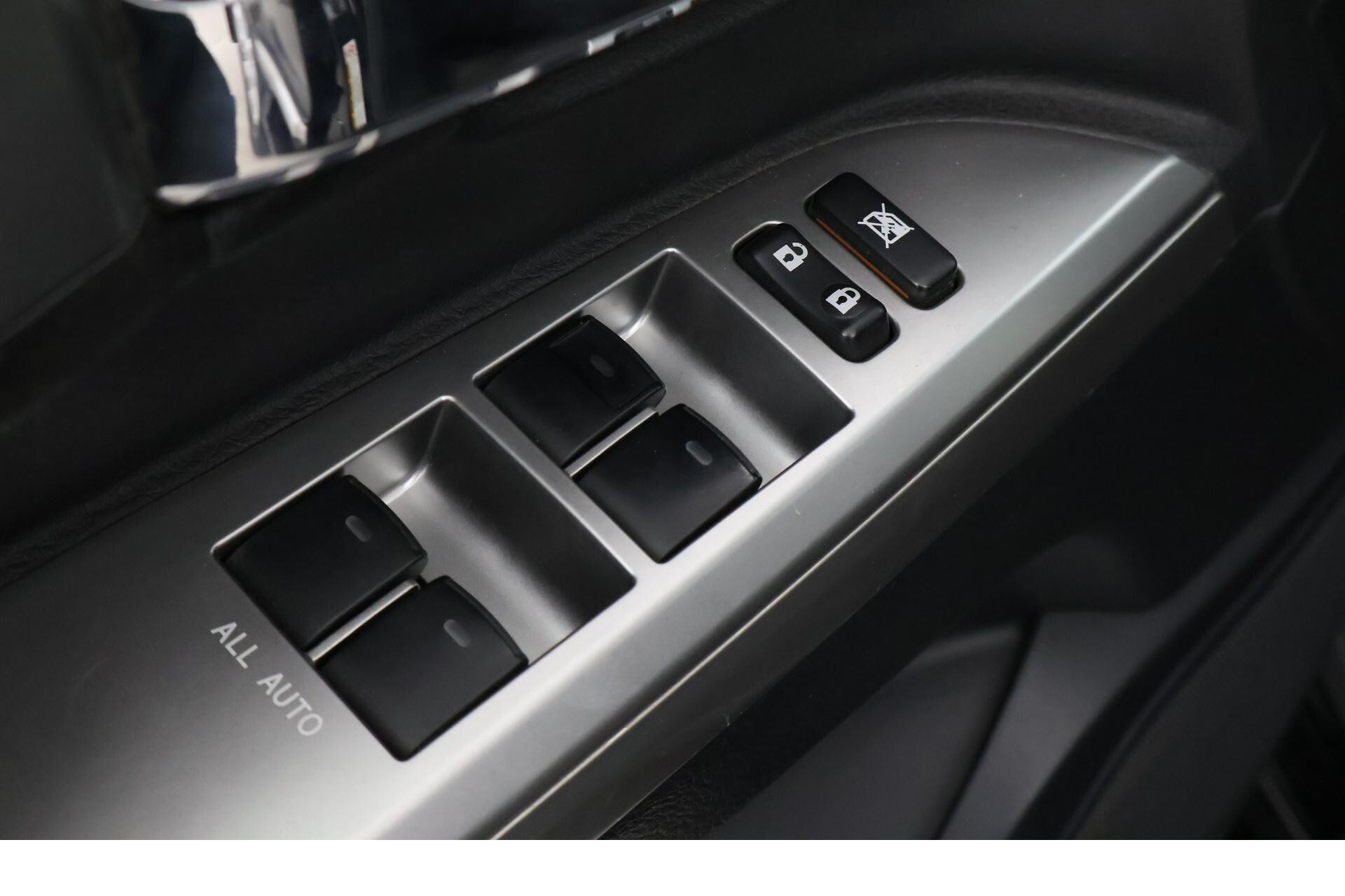 Toyota Land Cruiser V8