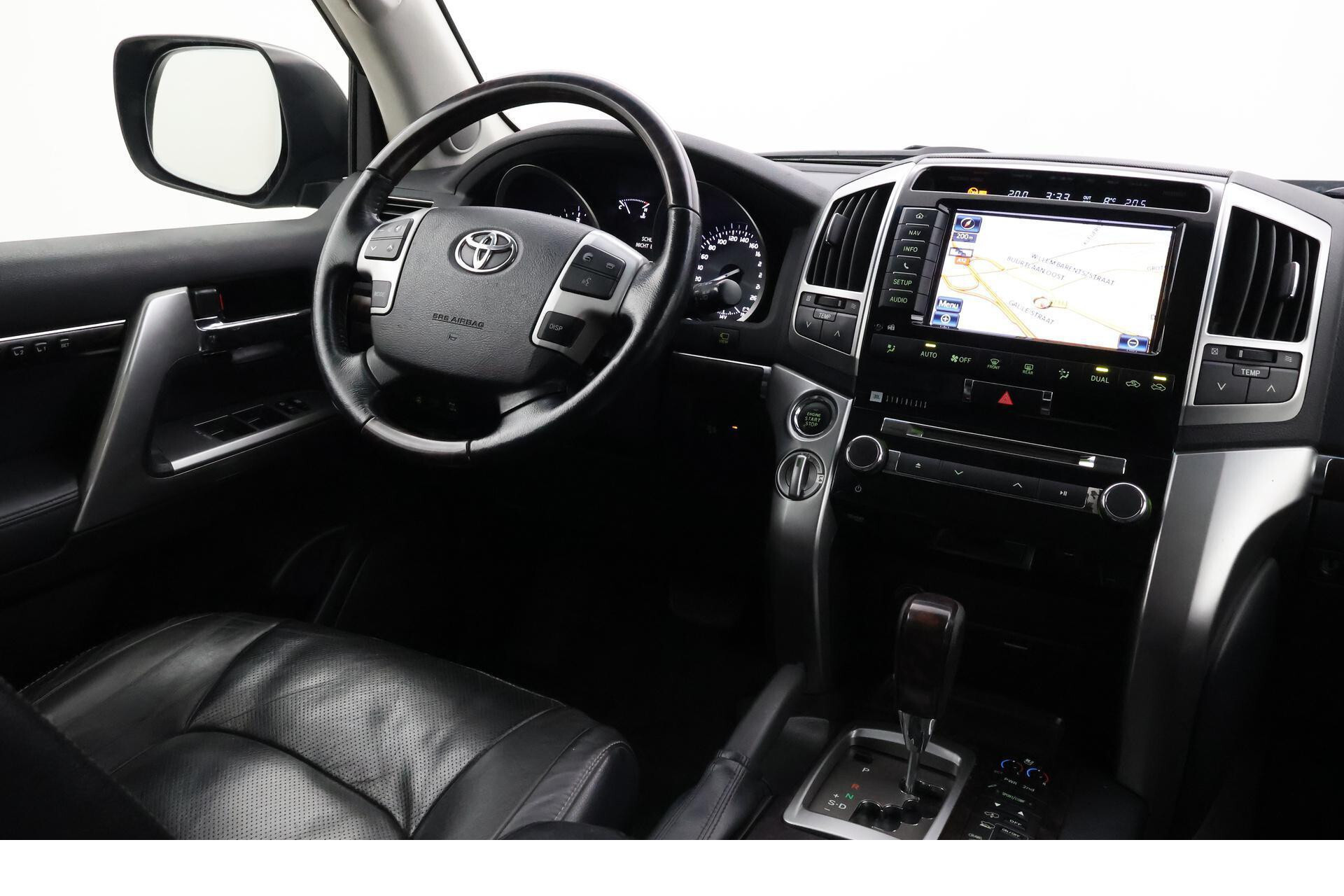 Toyota Land Cruiser V8