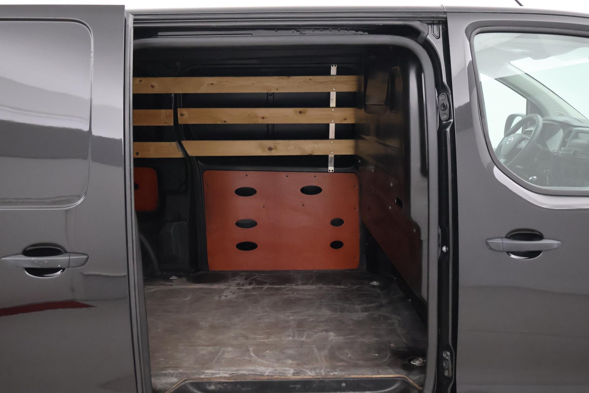Toyota PROACE Worker