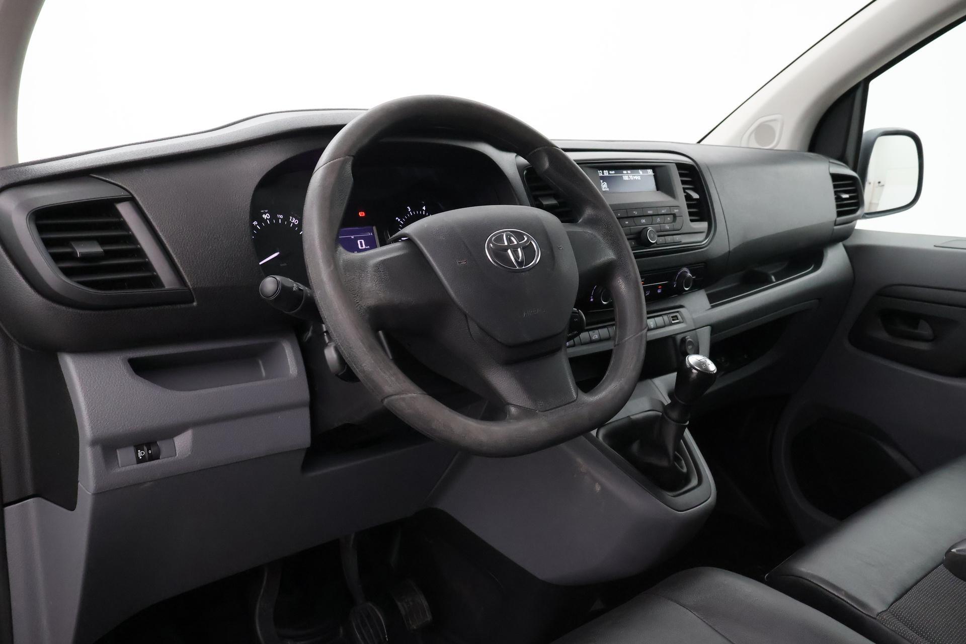 Toyota PROACE Worker